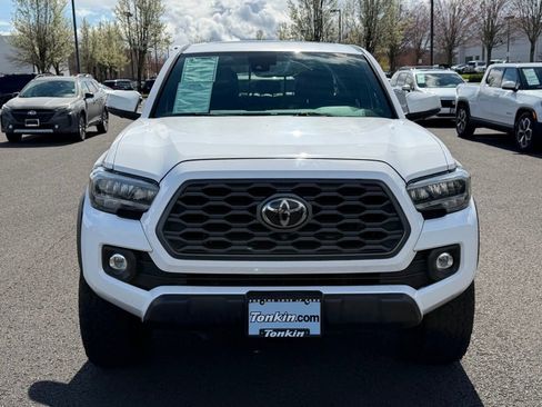 Used 2020 Toyota Tacoma TRD Off-Road w/ TRD Premium Off Road Package image 3