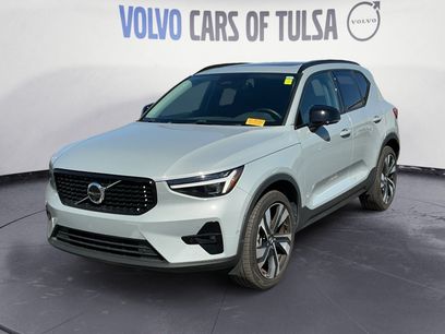 Used 2025 Volvo XC40 B5 Plus