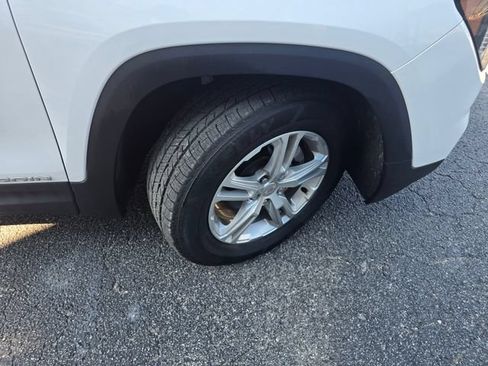 Used 2023 GMC Terrain SLE w/ LPO, Floor Liner Package AWD/4WD image 50