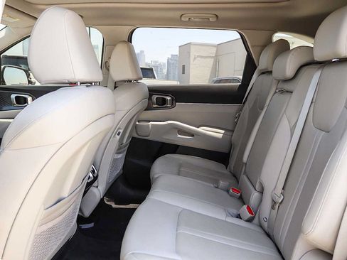 Used 2025 Kia Sorento S w/ Panoramic Sunroof Package FWD image 17