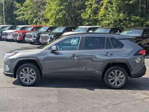Used 2023 Toyota RAV4 XLE Premium AWD/4WD image 4