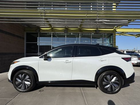 Used 2023 Nissan Ariya image 7