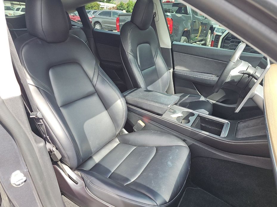 Used 2022 Tesla Model Y Performance AWD/4WD image 6