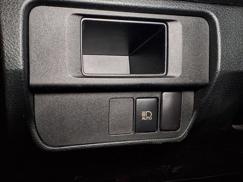 Used 2018 Toyota Tacoma SR RWD image 11