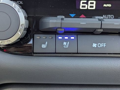 New 2026 Toyota Tundra Platinum AWD/4WD image 24