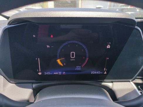 Used 2025 Chevrolet TrailBlazer LT AWD/4WD image 16