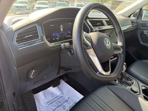 Used 2024 Volkswagen Tiguan SE AWD/4WD image 26