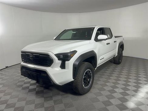 New 2025 Toyota Tacoma TRD Off-Road image 4