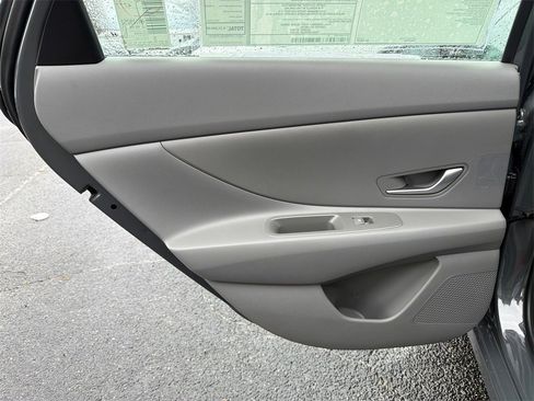 New 2026 Hyundai Elantra SE image 21