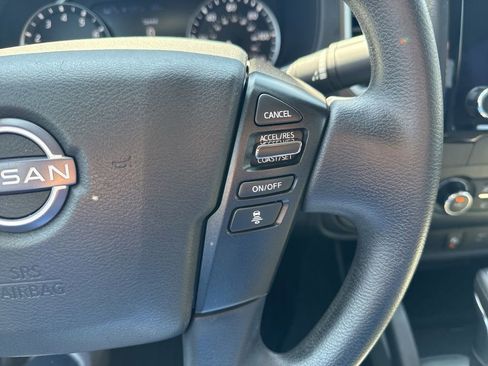 Used 2022 Nissan Frontier SV w/ Technology Package AWD/4WD image 14