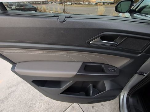 Used 2022 Volkswagen Atlas SE image 26