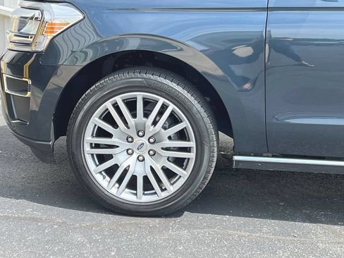 Used 2023 Ford Expedition Limited AWD/4WD image 37