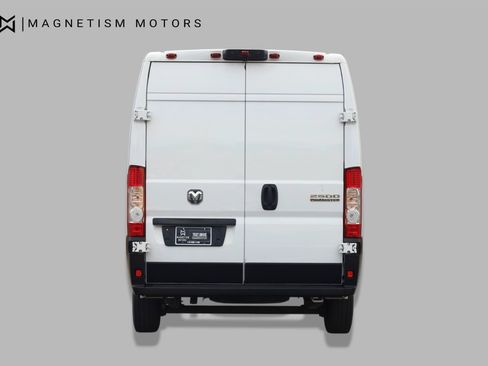 Used 2024 RAM ProMaster 2500 w/ Convenience Group FWD image 8
