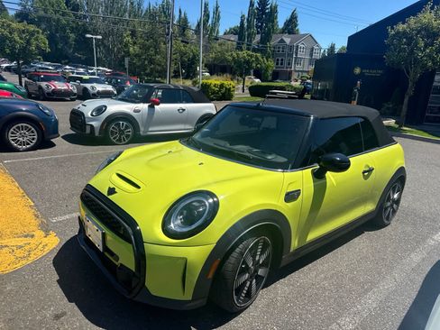 Used 2022 MINI Cooper S FWD image 1