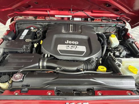 Used 2012 Jeep Wrangler Sport w/ Connectivity Group AWD/4WD image 22