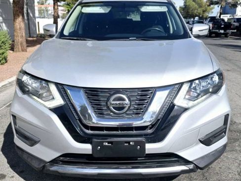 Used 2018 Nissan Rogue SV AWD/4WD image 2