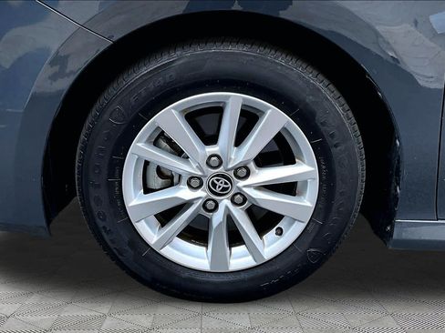 Used 2025 Toyota Camry LE FWD image 11