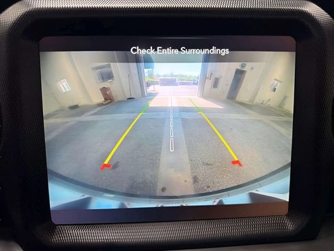 Used 2022 Jeep Wrangler Unlimited Sahara AWD/4WD image 22
