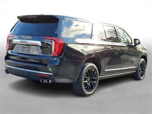 Used 2022 GMC Yukon XL Denali image 6