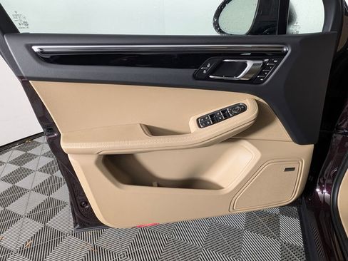 New 2026 Porsche Macan image 26