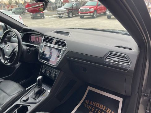 Used 2021 Volkswagen Tiguan SEL Premium R-Line image 45