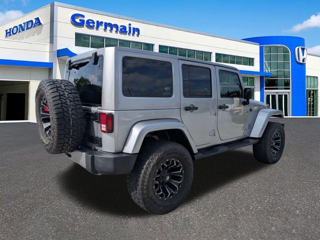 Used 2017 Jeep Wrangler Unlimited Sahara w/ Connectivity Group AWD/4WD image 5