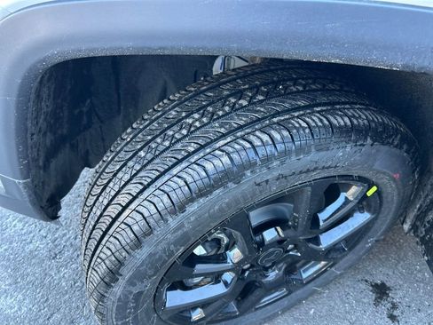 New 2026 Jeep Compass Latitude image 12