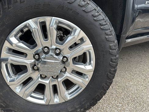 Used 2023 GMC Sierra 3500 Denali w/ Denali Ultimate Package AWD/4WD image 30