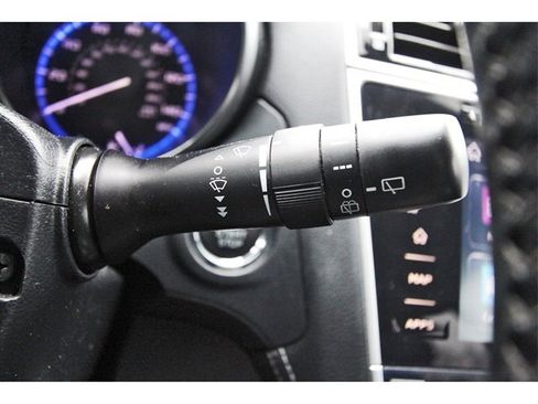 Used 2018 Subaru Outback 2.5i Limited image 16