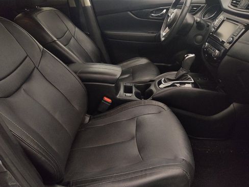 Used 2020 Nissan Rogue SL image 21