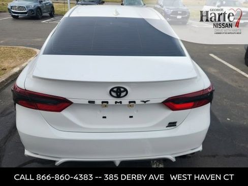 Used 2022 Toyota Camry SE w/ Cold Weather Package image 6