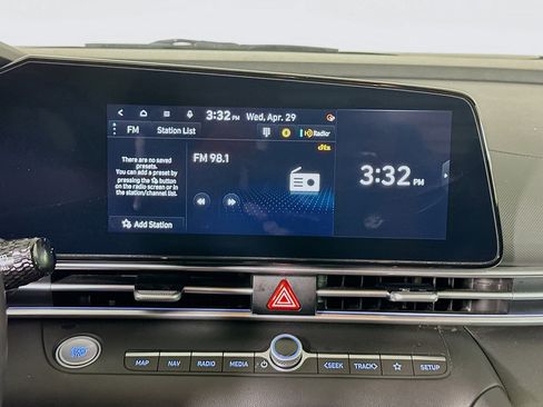Used 2025 Hyundai Elantra SEL FWD image 21