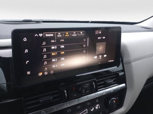 New 2026 Nissan Pathfinder SL image 16