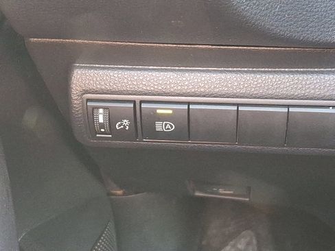 Used 2025 Toyota Corolla SE image 23