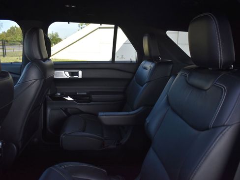 Used 2023 Ford Explorer ST w/ Equipment Group 401A image 17