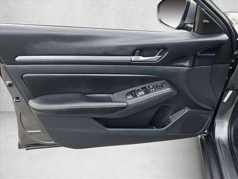 Used 2022 Nissan Altima 2.5 SV image 10