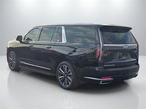 Used 2023 Cadillac Escalade ESV Premium Luxury image 7