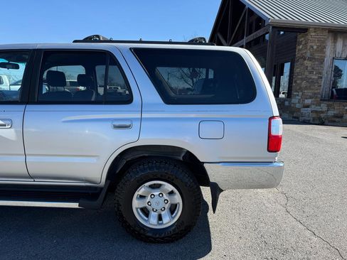 Used 2002 Toyota 4Runner SR5 image 26