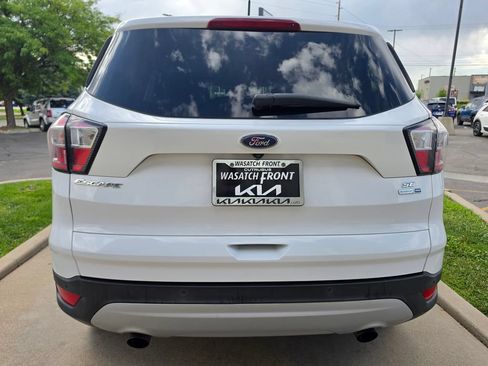 Used 2017 Ford Escape SE w/ SE Leather Comfort Package AWD/4WD image 6