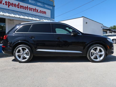 Used 2019 Audi Q7 3.0T Prestige AWD/4WD image 4
