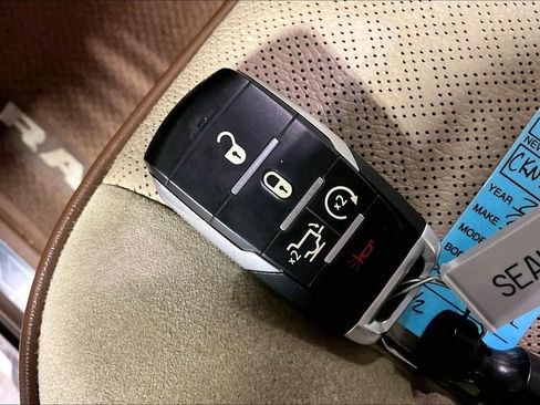 Used 2019 RAM 1500 Laramie image 13