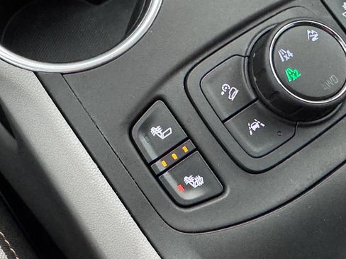 Certified 2021 GMC Terrain SLE w/ Driver Convenience Package AWD/4WD image 22