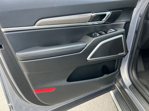 Used 2022 Kia Telluride EX w/ EX Premium Package image 21