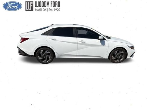 Used 2025 Hyundai Elantra SEL image 5