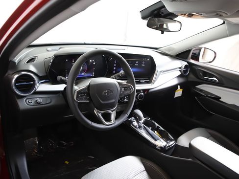 New 2026 Chevrolet Trax LT w/ Sunroof Package FWD image 11
