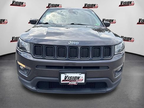 Used 2017 Jeep Compass Latitude w/ Popular Equipment Group AWD/4WD image 2