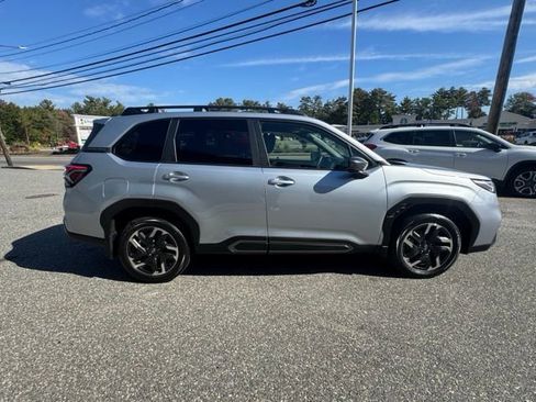 Used 2025 Subaru Forester Limited image 2