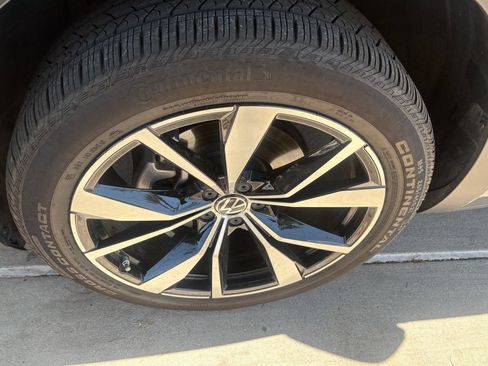 Used 2025 Volkswagen Atlas SEL Premium R-Line AWD/4WD image 7