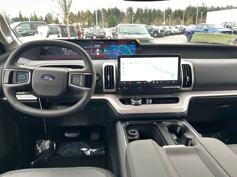 New 2026 Ford Expedition Active image 16