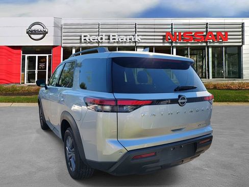 Used 2024 Nissan Pathfinder SV AWD/4WD image 6